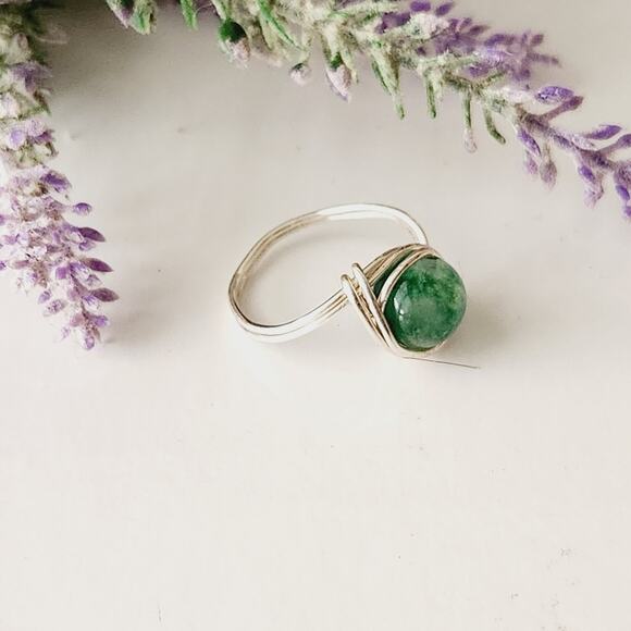 Green Natural Jade Stone Bead Ring / Wire Wrapped Ring in Green, Silver - Picture 4 of 8